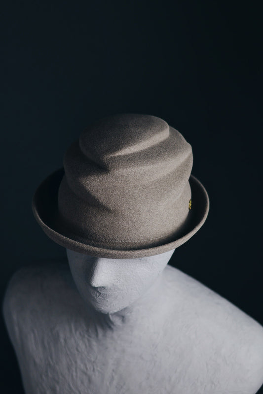 FREE STEP HAT