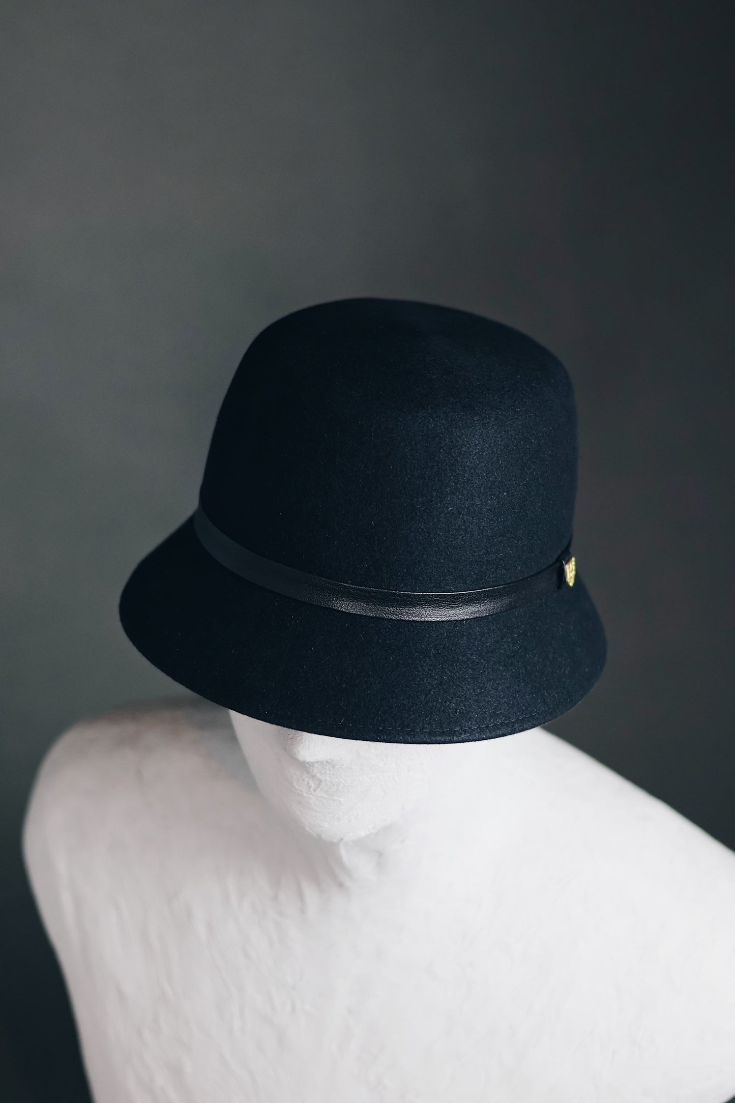 BUCKET HAT