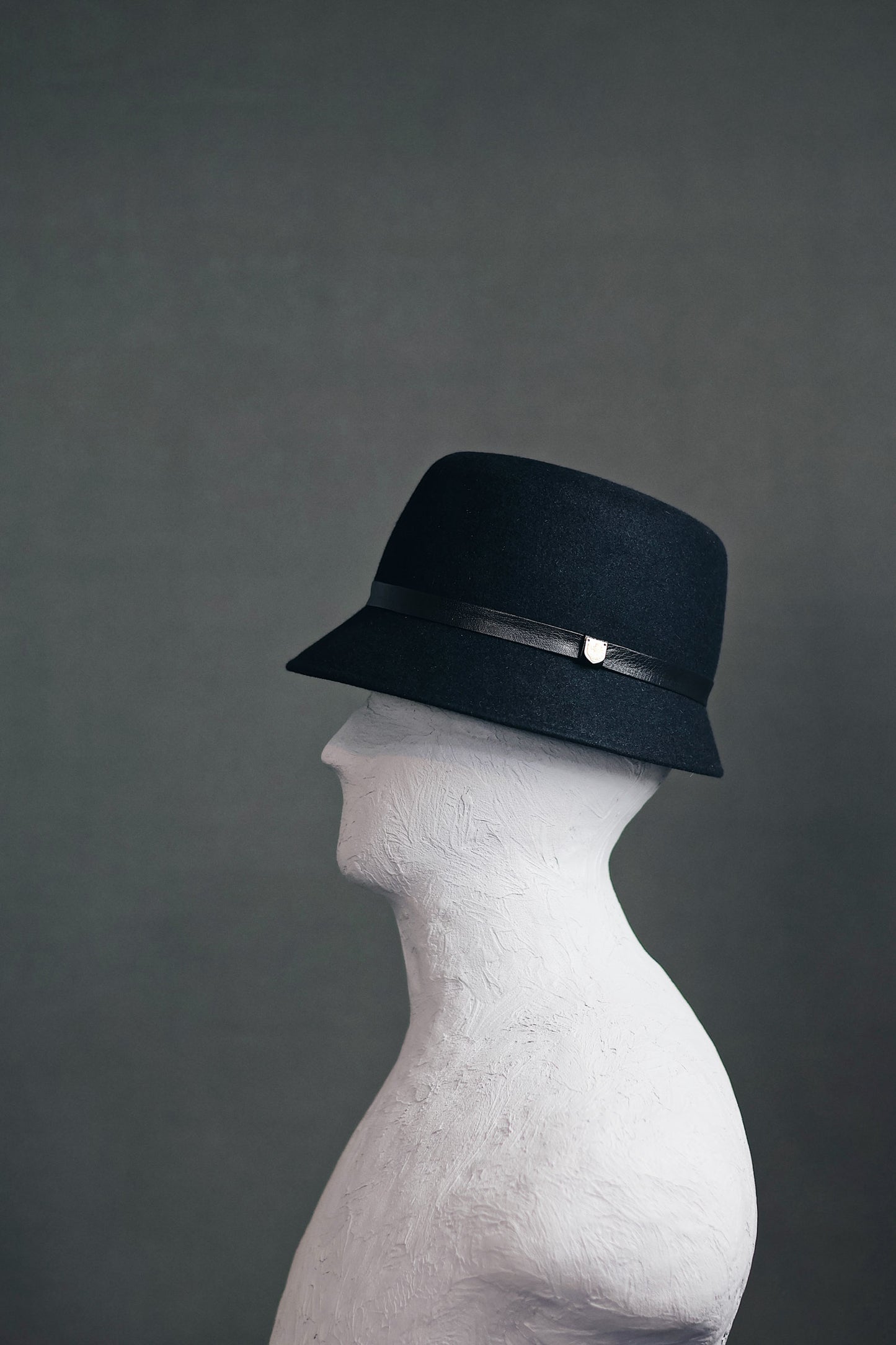 BUCKET HAT