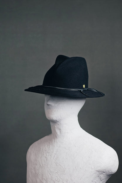 ARROW STUDS BRIM