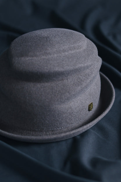 FREE STEP HAT