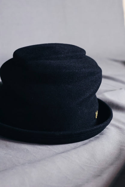 FREE STEP HAT
