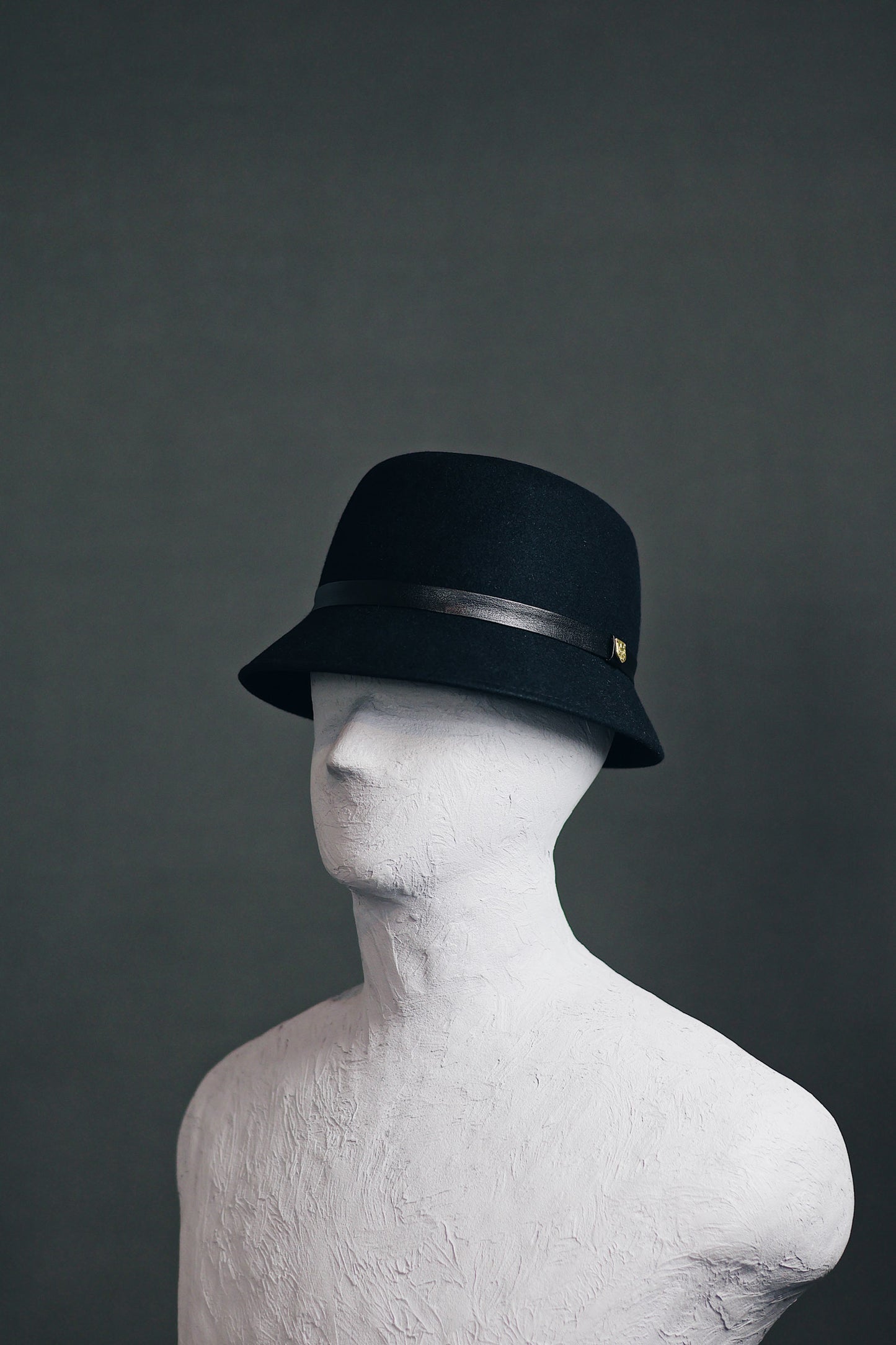 BUCKET HAT