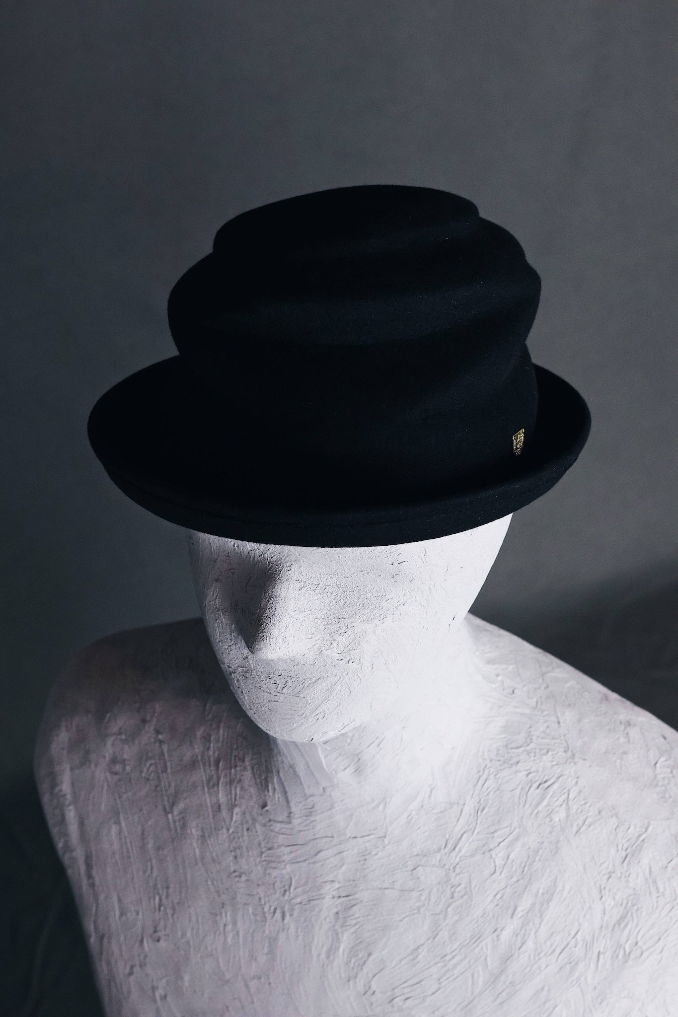 FREE STEP HAT
