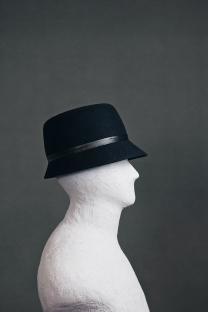 BUCKET HAT